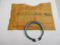 Стопорное кольцо 25mm (90601-300-000)
